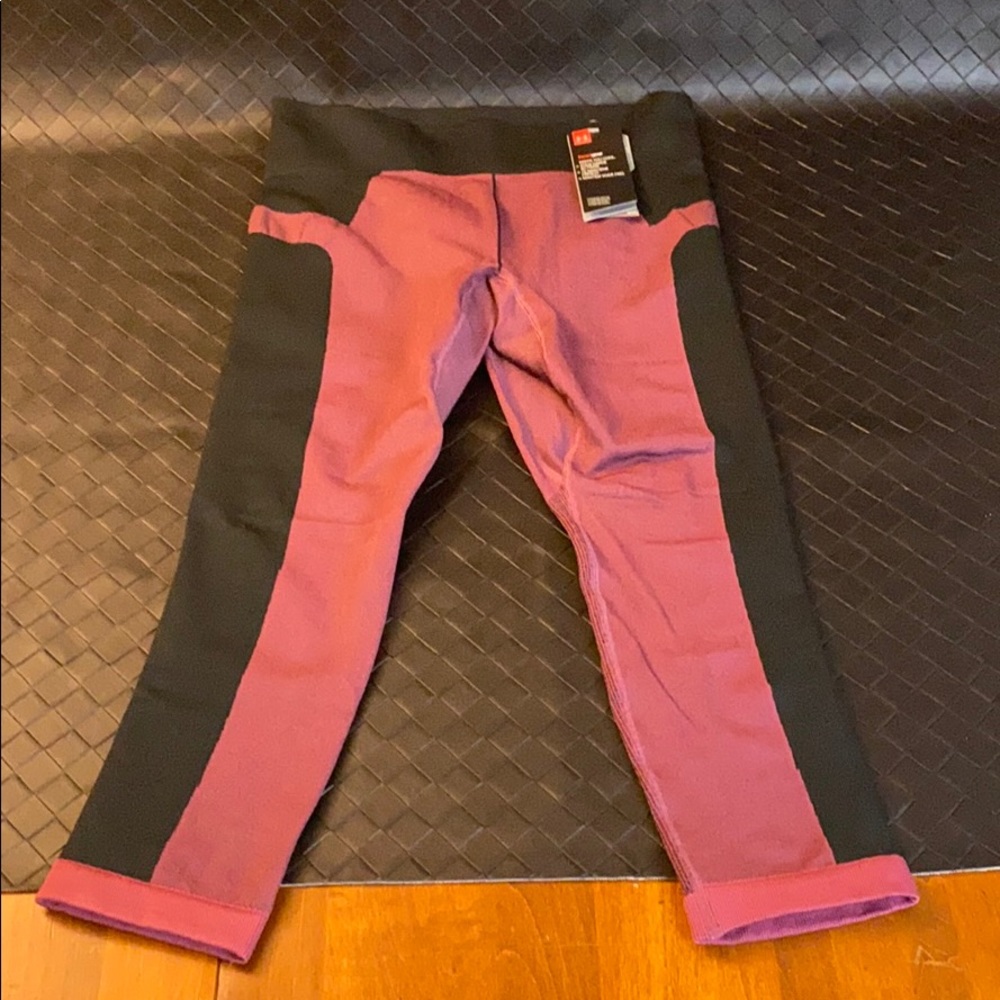 Woman’s high waist Under Armour Heat Gear Leggings